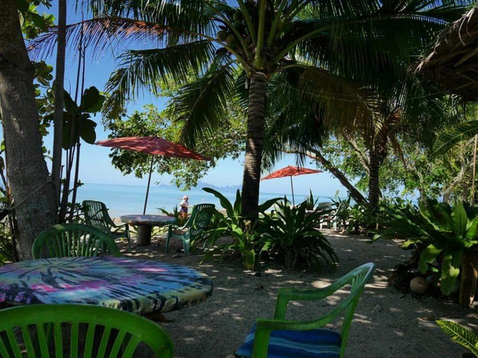 Dugong Koh Sukorn Hotel Ko Sukon Exterior foto